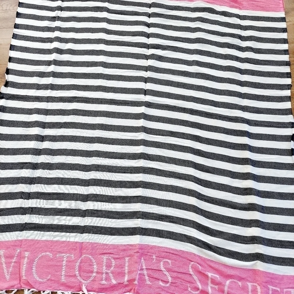 Victoria's Secret Throw Blanket 49 X 58 Large Logo